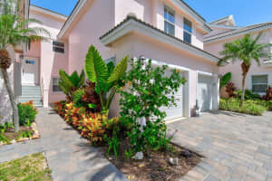 3003 Fairway Dr N, Jupiter, FL 33477, Sold 12/09/22