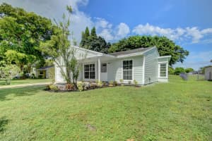 9072  Chrysanthemum Drive, Boynton Beach, FL 33472 Sold 01/09/23