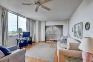 250 NE 20th St, Boca Raton, FL 33431, Sold 02/01/23