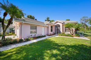 7674 SE Fiddlewood Ln, Hobe Sound, FL 33455, Sold 10/26/22
