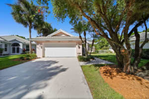 7674 SE Fiddlewood Ln, Hobe Sound, FL 33455, Sold 10/26/22