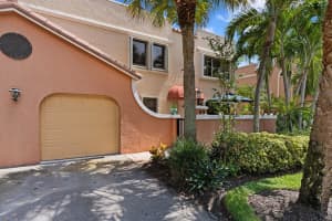 89  Uno Lago Drive, Juno Beach, FL 33408 Sold 10/25/22