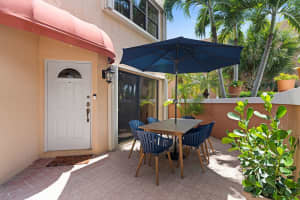 89  Uno Lago Drive, Juno Beach, FL 33408 Sold 10/25/22