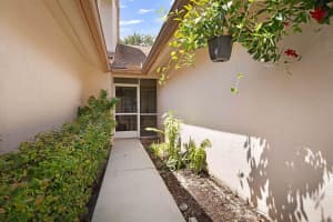 132  Paradise Crescent, Royal Palm Beach, FL 33411 Sold 10/28/22