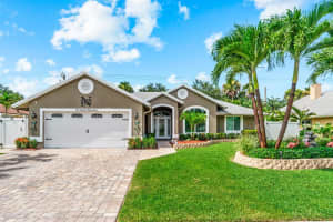 122 Queens Ln, Royal Palm Beach, FL 33411, Sold 12/22/22