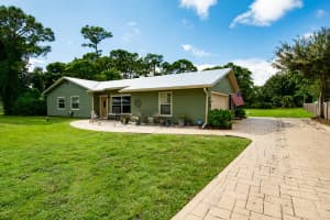 5580 SE Meadow Springs Boulevard, Stuart, FL 34997 Sold 03/03/23