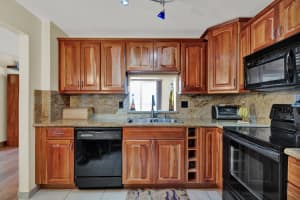 400 NE 12th Ave, Hallandale Beach, FL 33009, Sold 01/04/23