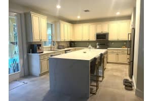 10730 Willow Oak Ct, Wellington, FL 33414, Sold 02/13/23