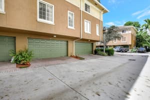 2845 NE 185th St, Aventura, FL 33180, Sold 05/03/23