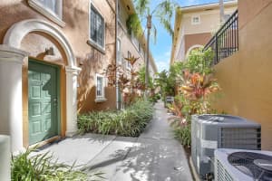 2845 NE 185th St, Aventura, FL 33180, Sold 05/03/23
