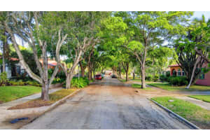 806 Sunset Rd, West Palm Beach, FL 33401, Sold 12/07/22