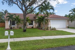 137 E Lee Rd, Delray Beach, FL 33445, Sold 02/27/23