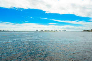 52 Yacht Club Dr, North Palm Beach, FL 33408, Sold 12/29/22