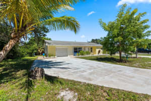 7297 SE Bruce Terrace, Hobe Sound, FL 33455, Sold 11/16/22