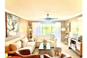 200 Waterway Dr S, Lantana, FL 33462, Sold 01/02/23