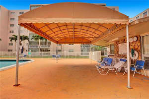 421 NE 14th Avenue   103, Hallandale Beach, FL 33009 Sold 11/30/22