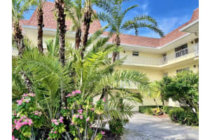 5560  Tamberlane Circle   224, Palm Beach Gardens, FL 33418 Sold 12/19/22