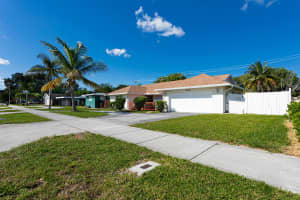 269 NW 12th Ave, Boca Raton, FL 33486, Sold 05/05/23
