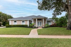 5011 SW Elk River Ct, Palm City, FL 34990, Sold 01/30/23