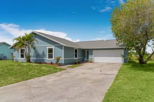 101 Sandalwood Dr, Fort Pierce, FL 34947, Sold 12/22/22