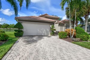 9900 Agnello St, Lake Worth, FL 33467, Sold 03/28/23
