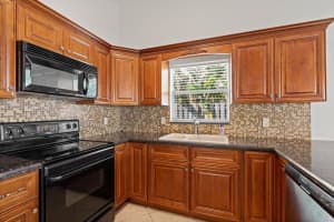 7943 Ridgewood Dr, Greenacres, FL 33467, Sold 12/02/22
