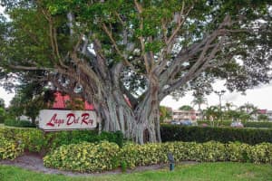 852 Lago Rd, Delray Beach, FL 33445, Sold 12/19/22