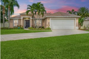 568  High Hawk Circle Circle, Vero Beach, FL 32962 Sold 03/03/23