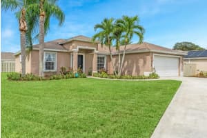 568  High Hawk Circle Circle, Vero Beach, FL 32962 Sold 03/03/23