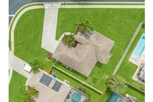 568  High Hawk Circle Circle, Vero Beach, FL 32962 Sold 03/03/23