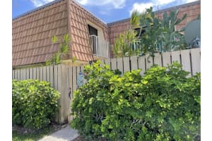 814 Blue Ridge Cir, West Palm Beach, FL 33409, Sold 01/03/23