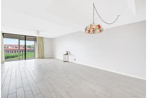 7020  Half Moon Circle   210, Hypoluxo, FL 33462 Sold 09/28/23