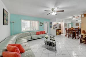 581  Blue Heron Drive   121-B, Hallandale Beach, FL 33009 Sold 12/06/22