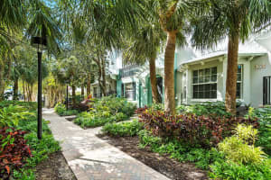 329 W Mallory Cir, Delray Beach, FL 33483, Sold 03/31/23