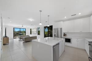 551 NE 21st Court   1, Wilton Manors, FL 33305 Sold 12/15/22