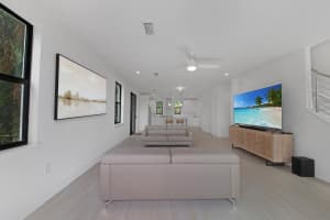 551 NE 21st Court   1, Wilton Manors, FL 33305 Sold 12/15/22