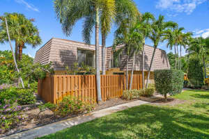 142  Ocean Cove Drive, Jupiter, FL 33477 Sold 05/31/23