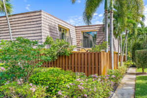 142  Ocean Cove Drive, Jupiter, FL 33477 Sold 05/31/23