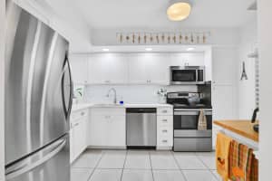 896 N Federal Hwy, Lantana, FL 33462, Sold 02/28/23