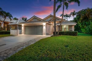 1190  Delray Lakes Drive, Delray Beach, FL 33444 Sold 12/12/22