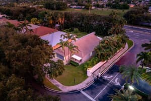 1190  Delray Lakes Drive, Delray Beach, FL 33444 Sold 12/12/22