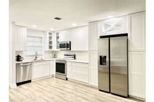 2929 SE Ocean Boulevard   117-4, Stuart, FL 34996 Sold 12/21/22