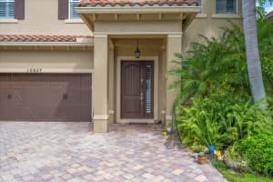 10657  Willow Oak Court, Wellington, FL 33414 Sold 12/27/22