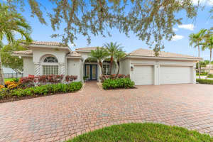 6998 SE Sleepy Hollow Lane, Stuart, FL 34997 Sold 12/30/22