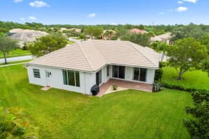 6998 SE Sleepy Hollow Lane, Stuart, FL 34997 Sold 12/30/22