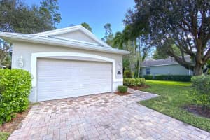 590 Kenwood Dr SW, Vero Beach, FL 32968, Sold 12/05/22