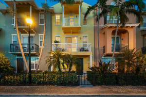 111 SW 2nd Ave, Delray Beach, FL 33444, Sold 11/29/22