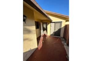 464  Springdale Circle   46-D, Palm Springs, FL 33461 Sold 12/09/22