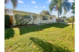 4634 SE Dryfus Ave, Stuart, FL 34997, Sold 04/10/23