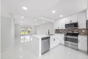 21 Abbey Ln, Delray Beach, FL 33446, Sold 11/22/22